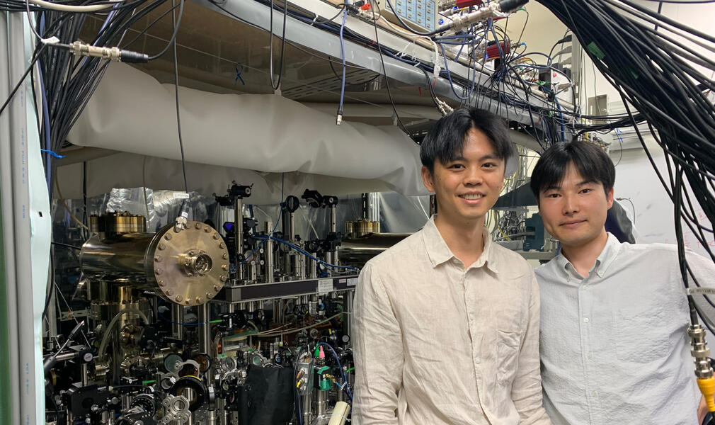 With Associate Professor Koki Ono in the Takahashi Lab at Kyoto University